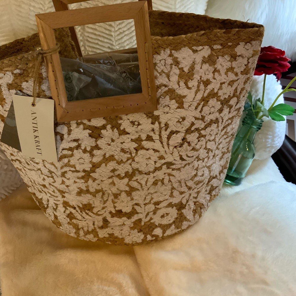 Antik Kraft White Floral Pattern Brown Woven Bag New With Tags